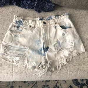 Levi high waisted shorts